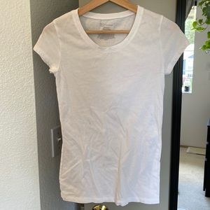 Brand: No Boundaries — Size: Small — Plain white tee